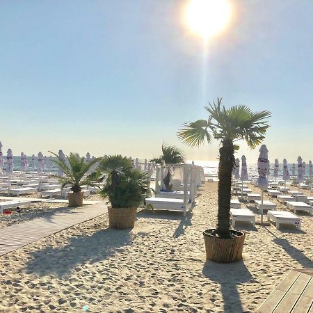 Апартаменти Mamaia Nord Неводарі Екстер'єр фото